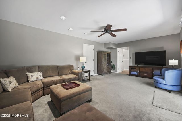 47 Higgins Road, Old Bridge, NJ 08857