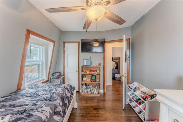 27 Cliffdale Avenue, Cranston, RI 02905