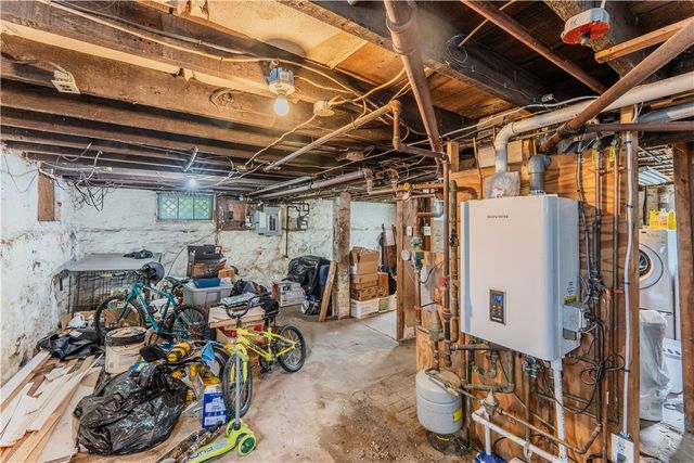 27 Cliffdale Avenue, Cranston, RI 02905
