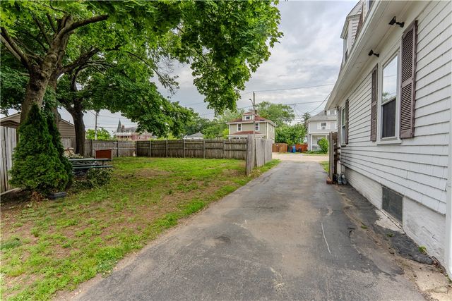 27 Cliffdale Avenue, Cranston, RI 02905