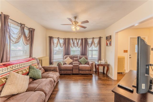 27 Cliffdale Avenue, Cranston, RI 02905