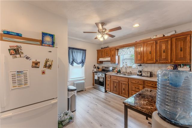 27 Cliffdale Avenue, Cranston, RI 02905