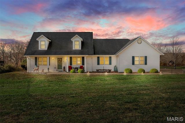 1937 N Commercial Avenue, St Clair, MO 63077