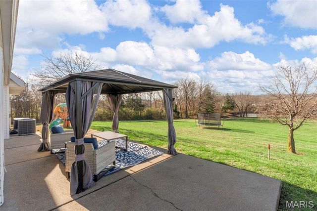 1937 N Commercial Avenue, St Clair, MO 63077