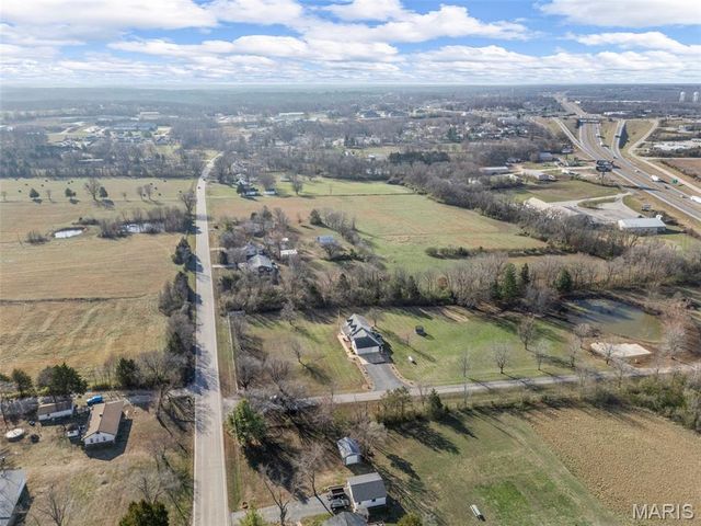 1937 N Commercial Avenue, St Clair, MO 63077