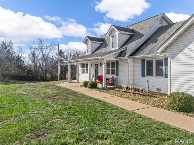 1937 N Commercial Avenue, St Clair, MO 63077