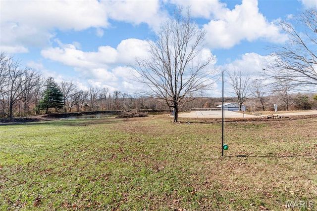 1937 N Commercial Avenue, St Clair, MO 63077