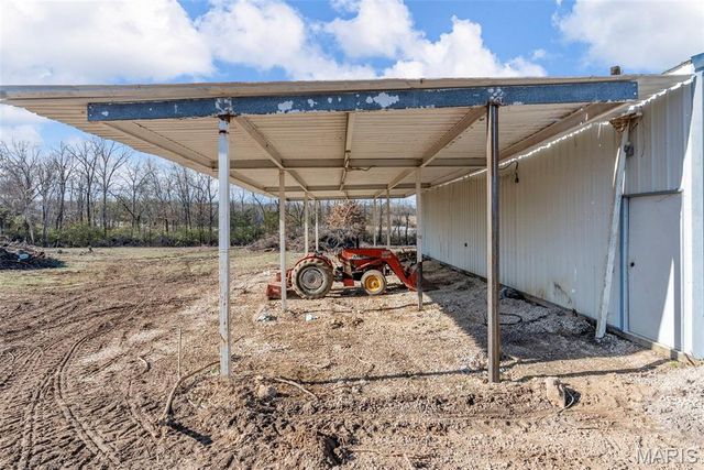 1937 N Commercial Avenue, St Clair, MO 63077