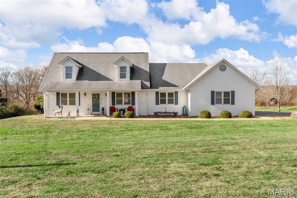 1937 N Commercial Avenue, St Clair, MO 63077