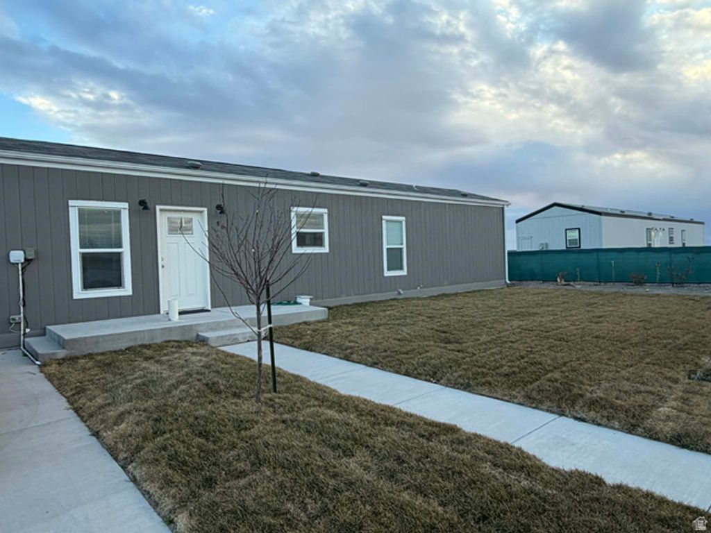 861 W 75 S, Hinckley, UT 84635