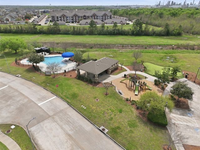 3914 Egyptian Goose Court, Baytown, TX 77521