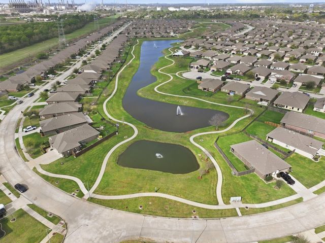 3914 Egyptian Goose Court, Baytown, TX 77521