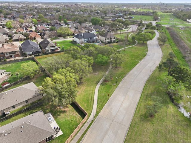 3914 Egyptian Goose Court, Baytown, TX 77521