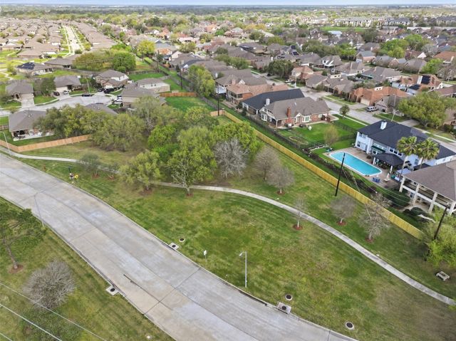 3914 Egyptian Goose Court, Baytown, TX 77521