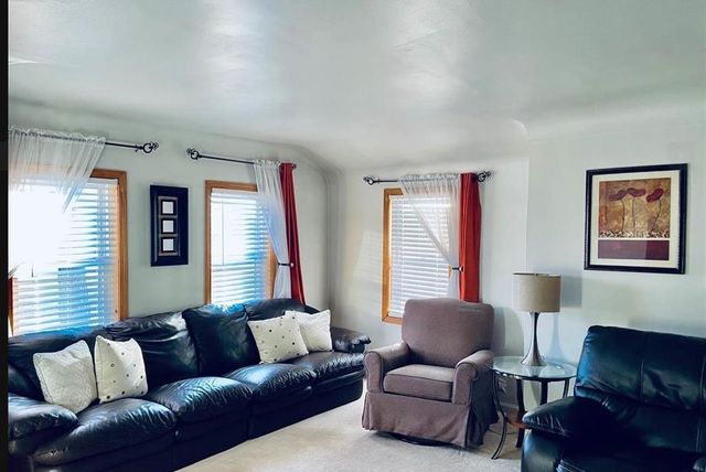 1038 W Pine Avenue, Mt Morris Twp, MI 48458