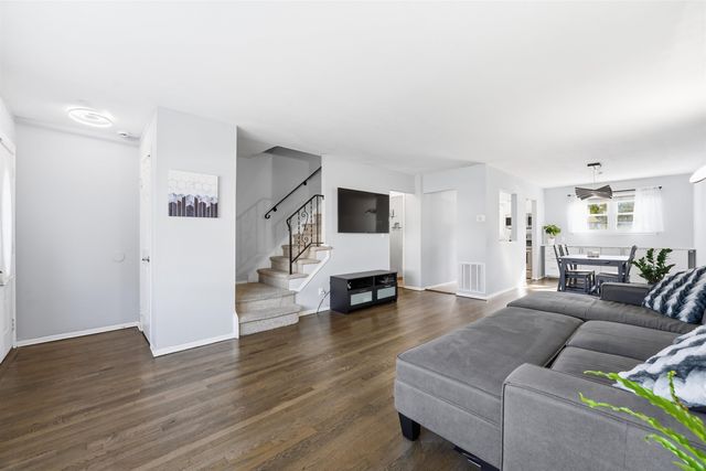 106 EAST 28TH ST, Bayonne, NJ 07002