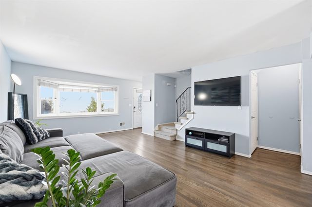 106 EAST 28TH ST, Bayonne, NJ 07002