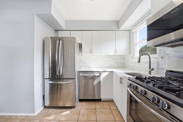 106 EAST 28TH ST, Bayonne, NJ 07002