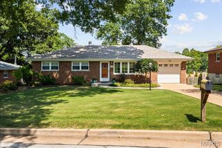 8822 Crest Oak Lane, St Louis, MO 63126
