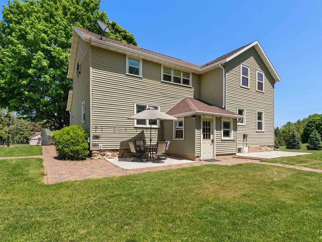 200 HAVEN LANE, Luxemburg, WI 54217
