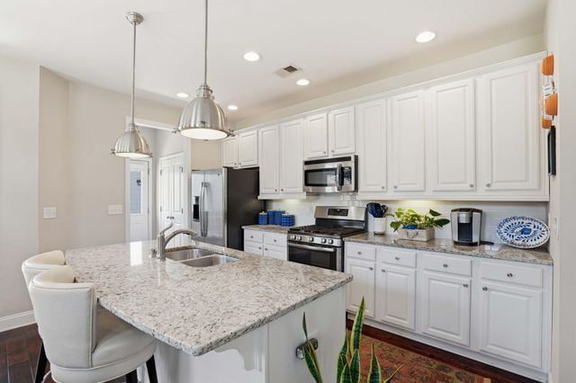 1065 Ashley Garden Boulevard, Charleston, SC 29403