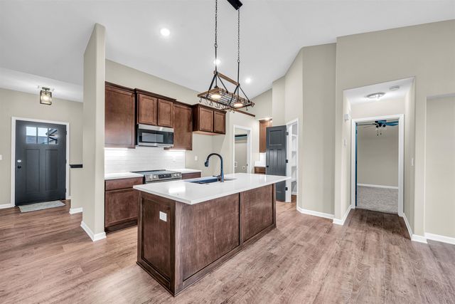 2594 Spring Meadows Ct, Derby, KS 67037