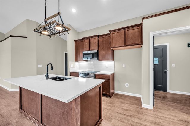 2594 Spring Meadows Ct, Derby, KS 67037