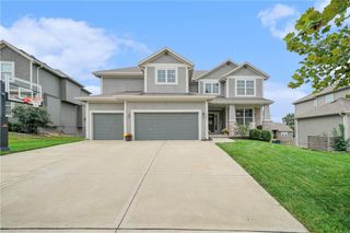 20457 W 107th Terrace, Olathe, KS 66061