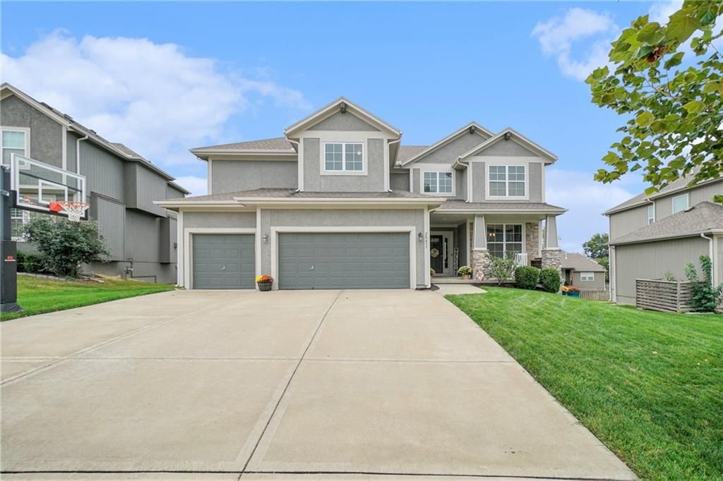 20457 W 107th Terrace, Olathe, KS 66061