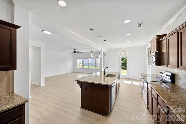 111 Trick Ski Lane, Statesville, NC 28677