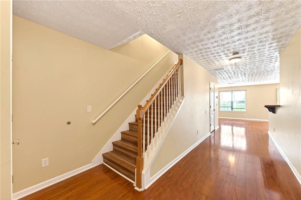 Image 2 of property listing at 699 Georgetown Court, Jonesboro, GA 30236