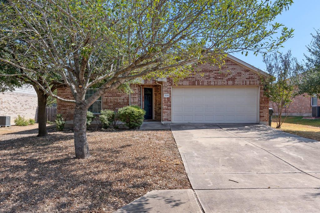 208 Pecanwood S, Kyle, TX 78640