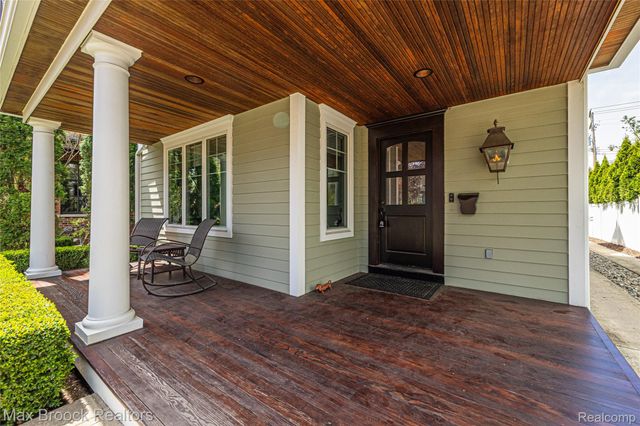 570 Pierce Street, Birmingham, MI 48009