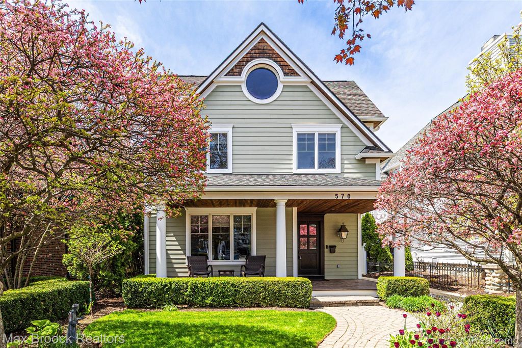 570 Pierce Street, Birmingham, MI 48009