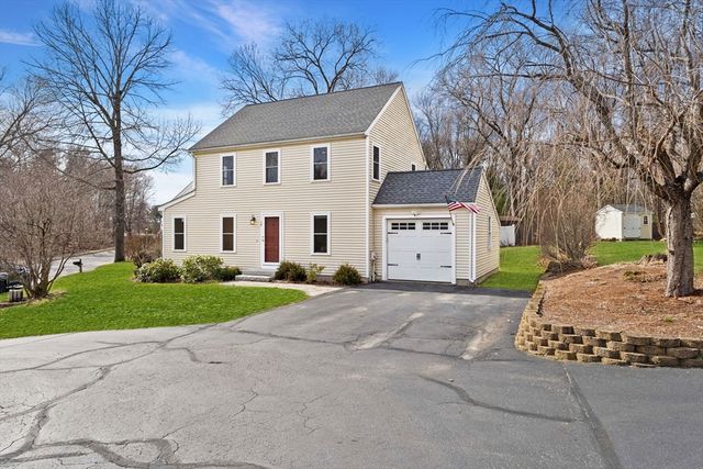 18 Blueberry Lane, Hudson, MA 01749