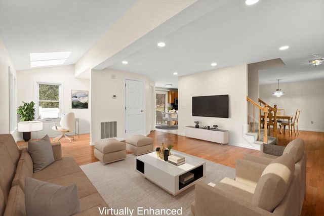 18 Blueberry Lane, Hudson, MA 01749