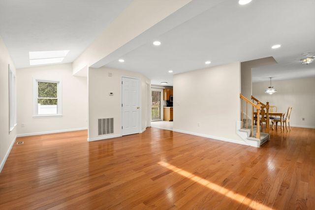 18 Blueberry Lane, Hudson, MA 01749