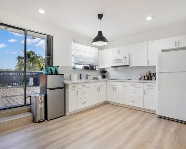 5629 SW 7th St, Miami, FL 33134