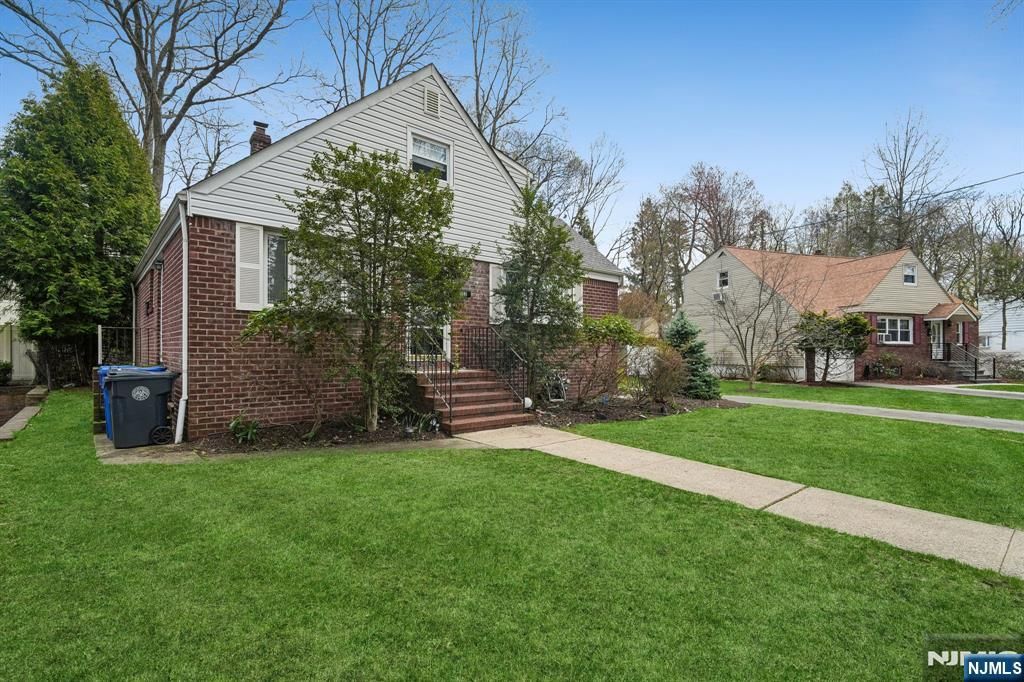 103 Glenbrook Parkway, Englewood, NJ 07631