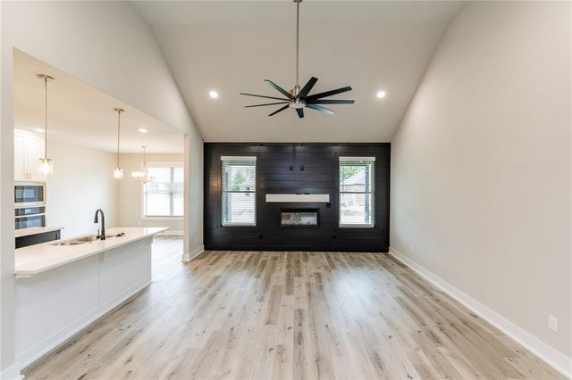 2105 N Chanae Street, Siloam Springs, AR 72761