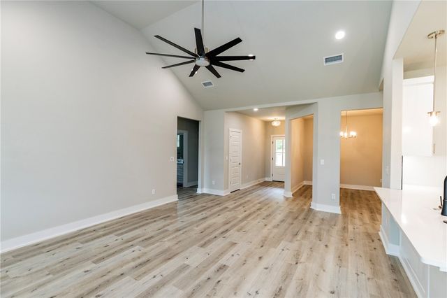 2105 N Chanae Street, Siloam Springs, AR 72761