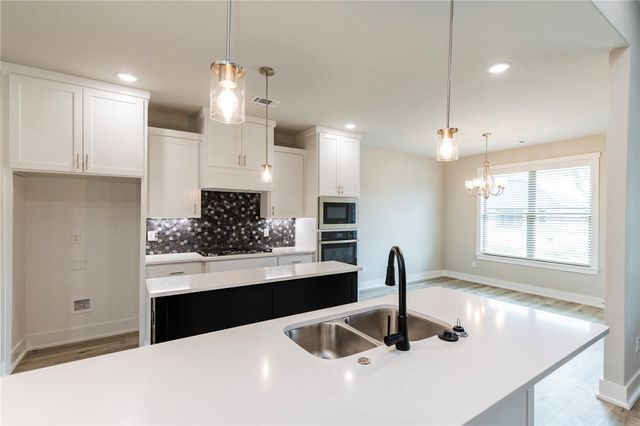 2105 N Chanae Street, Siloam Springs, AR 72761