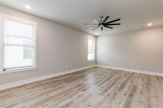 2105 N Chanae Street, Siloam Springs, AR 72761
