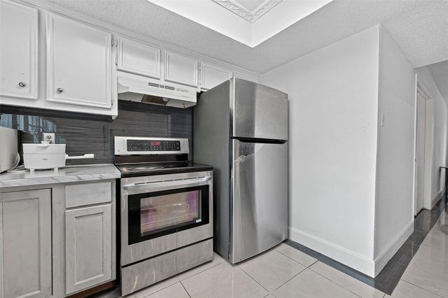 12706 Braewood Glen Lane, Houston, TX 77072