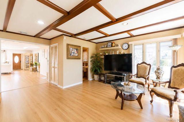 930 Balfour Street, Valley Stream, NY 11580