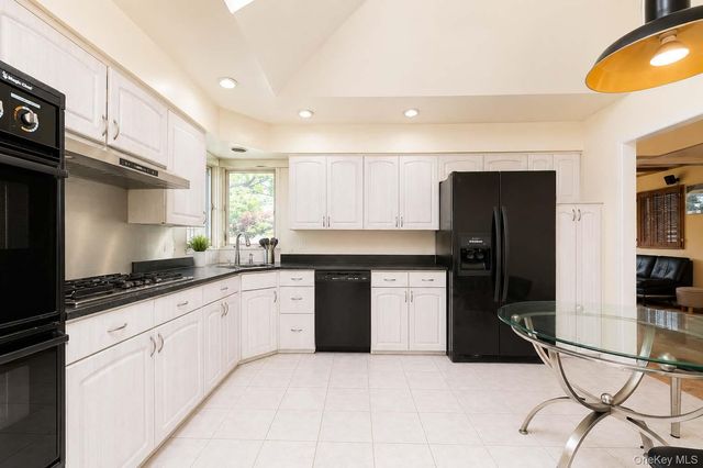 930 Balfour Street, Valley Stream, NY 11580