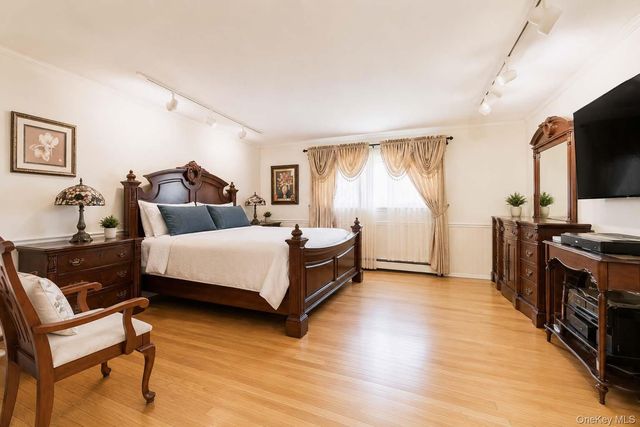 930 Balfour Street, Valley Stream, NY 11580