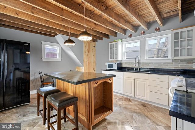 2 N MARKET ST, Seaford, DE 19973