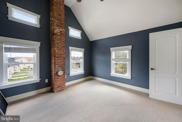 2 N MARKET ST, Seaford, DE 19973