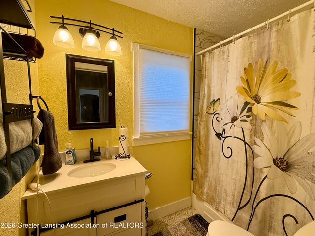 1128 W Ionia Street, Lansing, MI 48915
